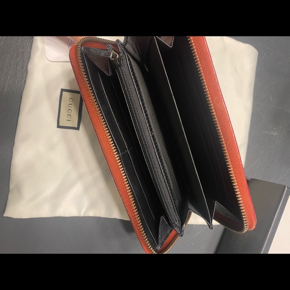 Gucci Marmont GG Wallet in Black/Cherise - Picture 3 of 11